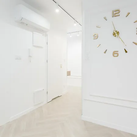 شقة Jacuzzi Haven In - Private Terrace & Parking *