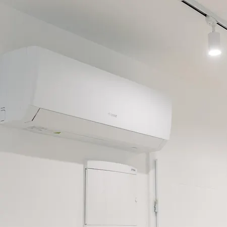 Jacuzzi Haven In - Private Terrace & Parking *