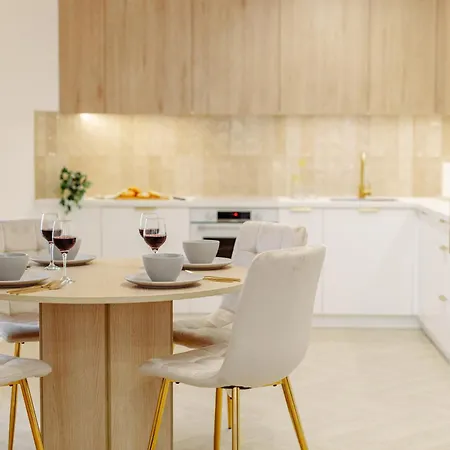 Jacuzzi Haven In - Private Terrace & Parking