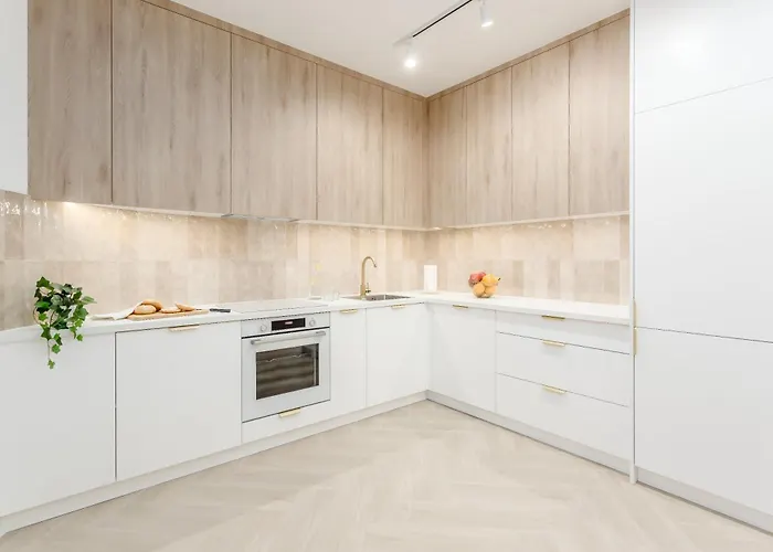 Appartamento Jacuzzi Haven In - Private Terrace & Parking Varsavia