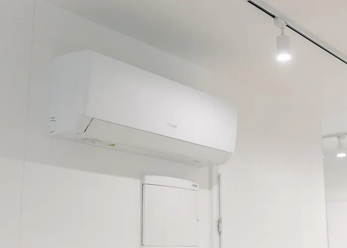 Jacuzzi Haven In - Private Terrace & Parking *