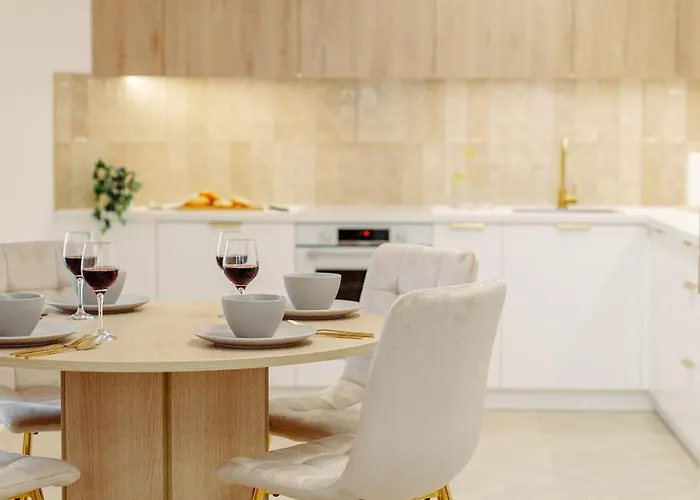 Jacuzzi Haven In - Private Terrace & Parking