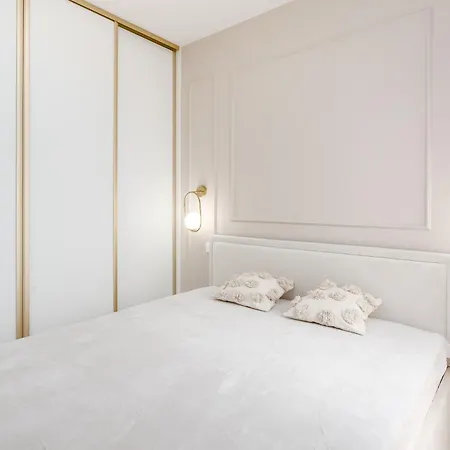 Jacuzzi Haven In - Private Terrace & Parking Apartament